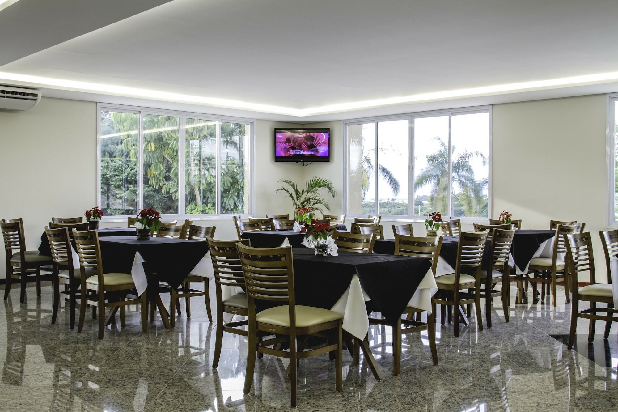 Colonial Plaza Hotel Pindamonhangaba Luaran gambar